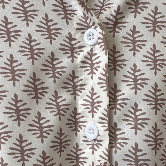 Elegant Patterned Midi Dress - Picture 2 of 5